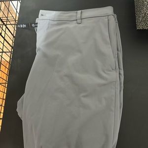 Commission Classic-Fit Pant 32"
*Warpstreme